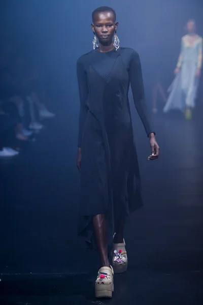 Look 60
